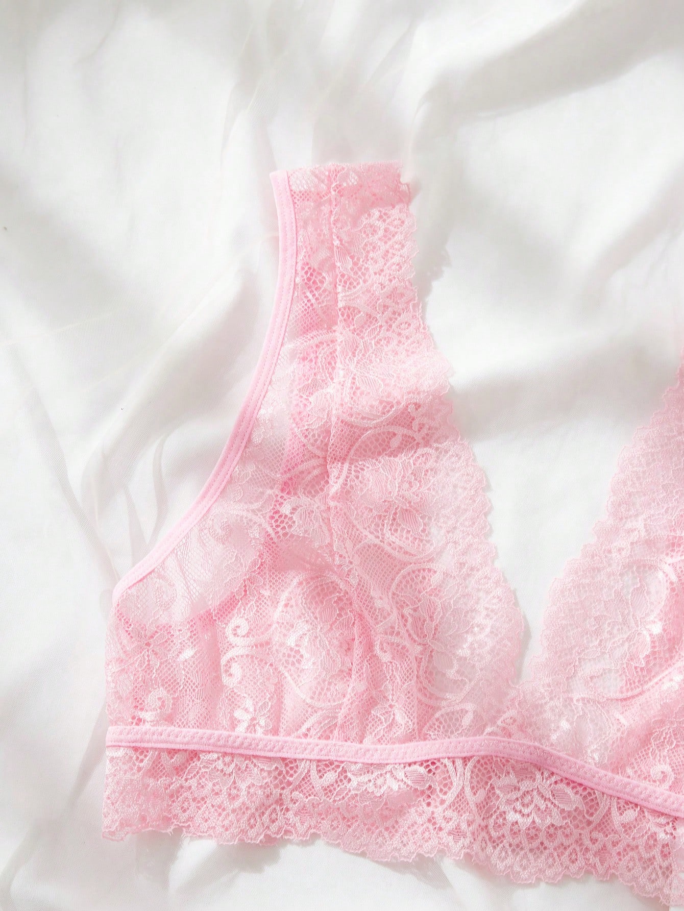 طقم لانجري وردي من الدانتيل ال - مراجعة Lace Bralette Set وسعره